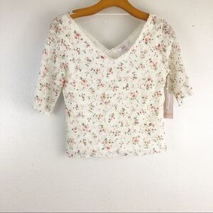 Candies Lace Floral Print V-neck 3/4 sleeves blouse size S. New with tags